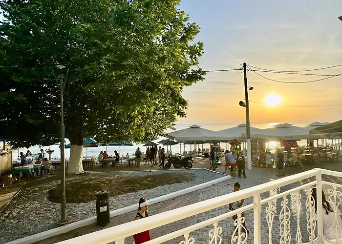 Zoe Seafront Aprt