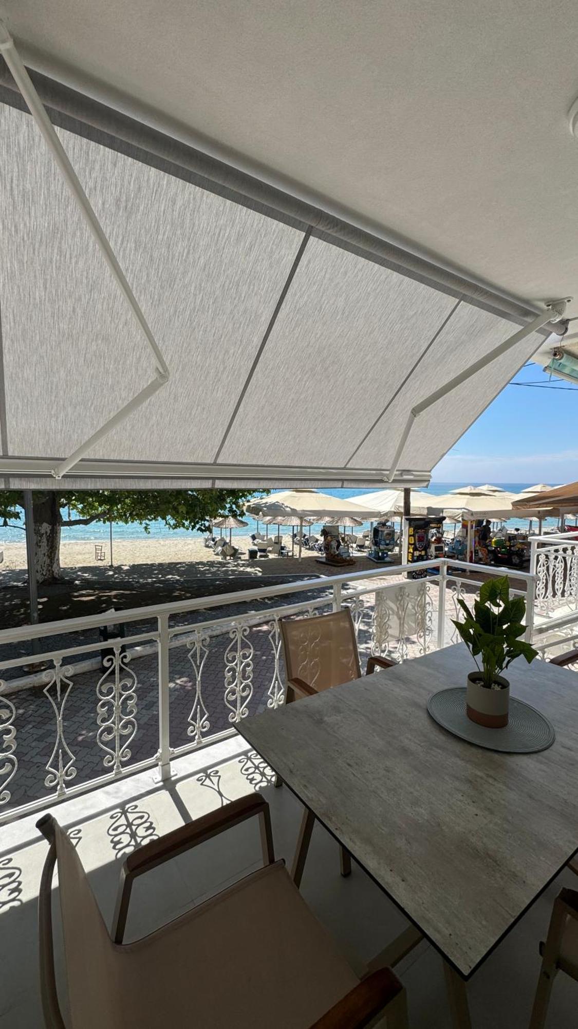 Zoe Seafront Aprt Апартаменты Сиври